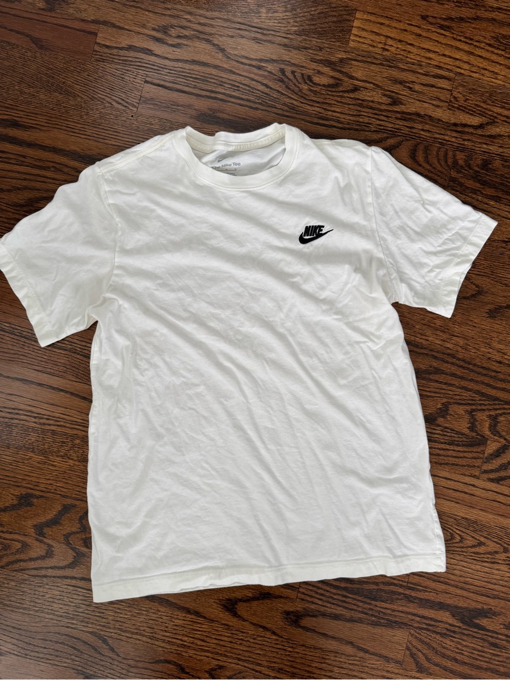Men’s Nike white tee shirt size medium